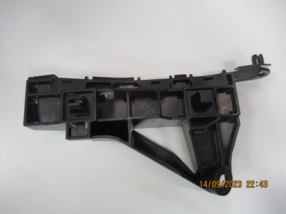 Honda Jazz Genuine Drivers Front Spacer Bumper Retainer Bracket New