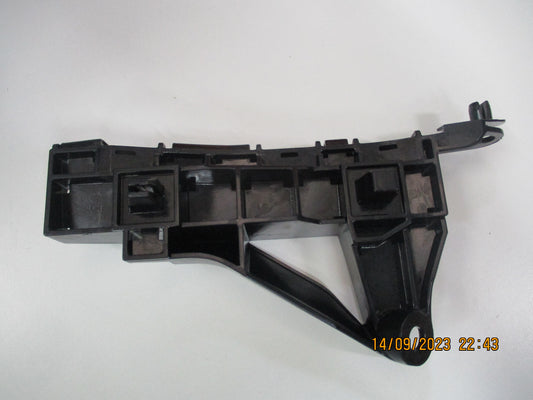 Honda Jazz Genuine Drivers Front Spacer Bumper Retainer Bracket New