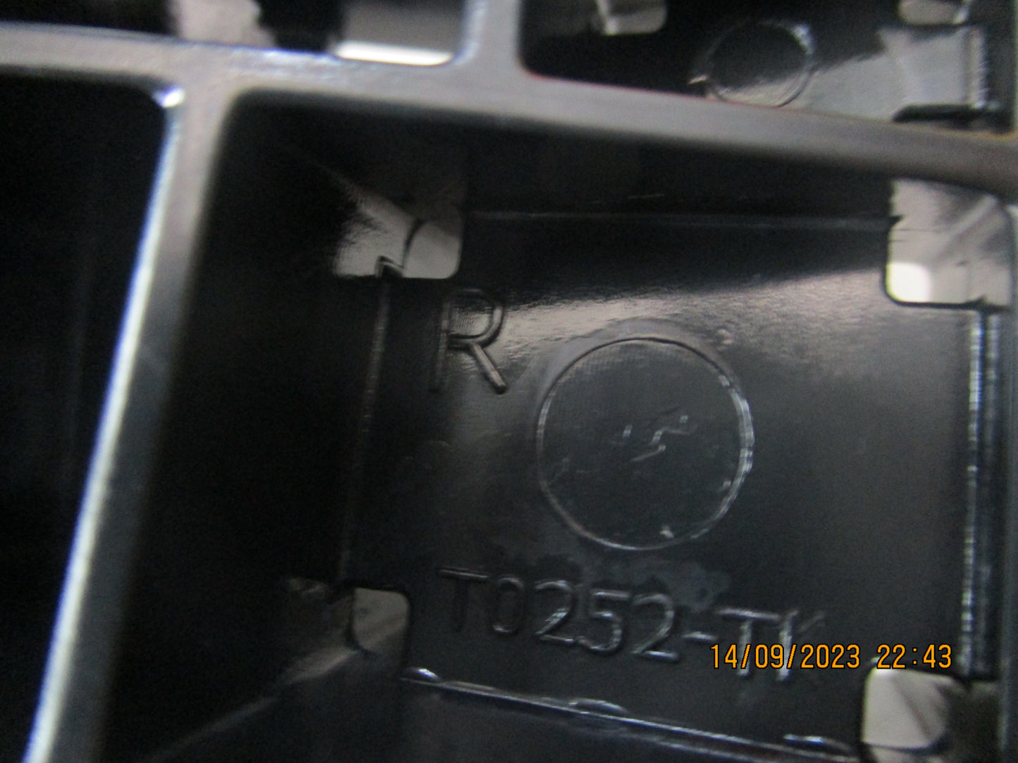 Honda Jazz Genuine Drivers Front Spacer Bumper Retainer Bracket New
