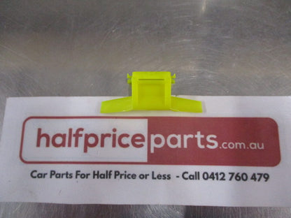 Mitsubishi Pajero/Challenger Genuine Drip Moulding Clip New Part