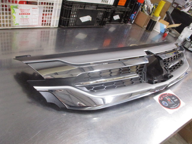 Mitsubishi QE Pajero Sport Exceed Genuine Front Chrome Grille Assembly New Part