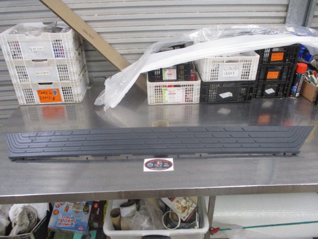 Mitsubishi Pajero Genuine Left Hand Side Step Cover Trim New Part