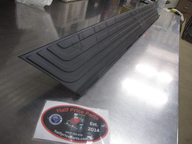 Mitsubishi Pajero Genuine Left Hand Side Step Cover Trim New Part