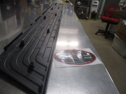 Mitsubishi Pajero Genuine Left Hand Side Step Cover Trim New Part