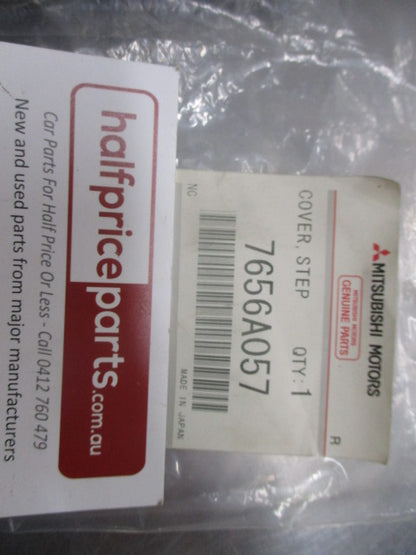 Mitsubishi Pajero Genuine Left Hand Side Step Cover Trim New Part