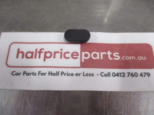 Mitsubishi Triton ML/MN/MQ/MR Genuine Rear Brake Backing Plate Rubber Plug New Part