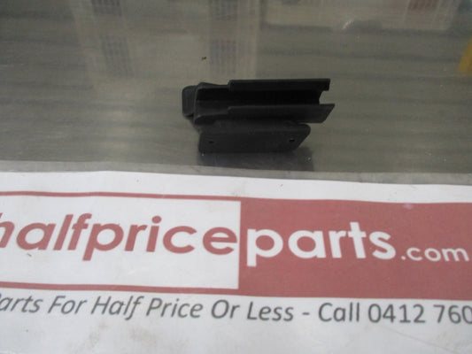 Hyundai Getz Genuine Front Bumper Right (Drivers) Side Mounting Bracket New Part