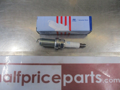 Hyundai Santa Fe/Kia Carnival Genuine Spark Plug New Part