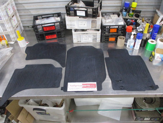 Mitsubishi Triton MQ/MR Dual Cab Genuine Set 4 Rubber Floor Mat Set New Part