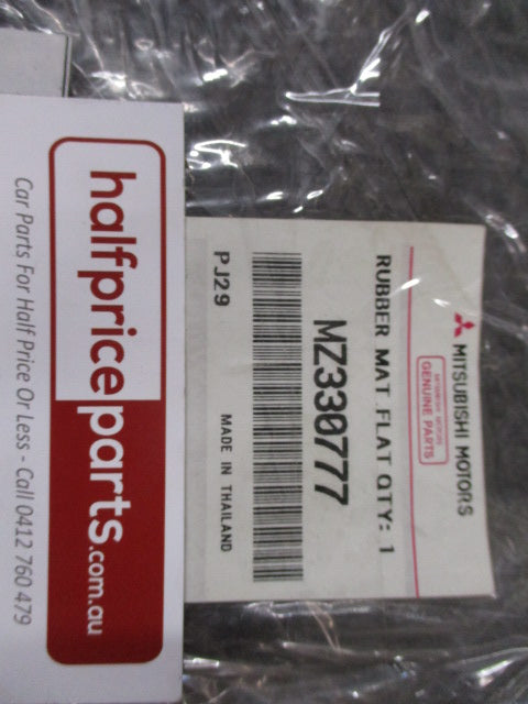 Mitsubishi Triton MQ/MR Dual Cab Genuine Set 4 Rubber Floor Mat Set New Part