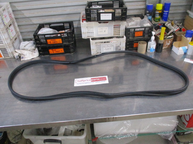 Ford Everest Genuine Right Hand Rear Door On Body Weatherstrip New Part