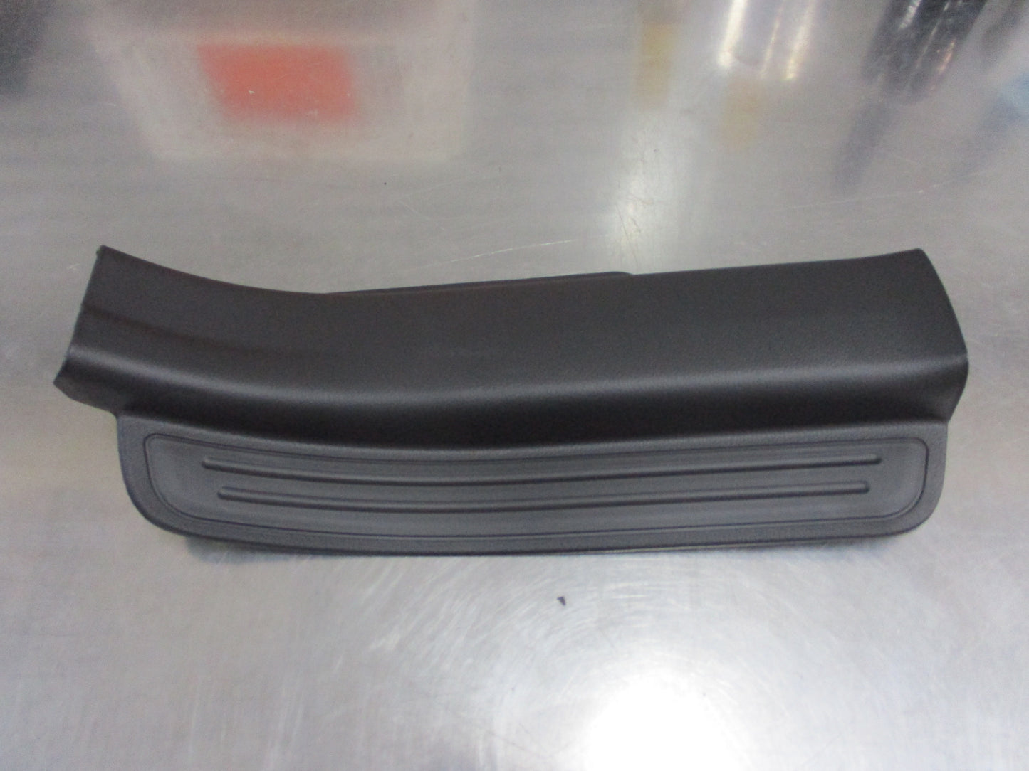 Holden Captiva Genuine Right Hand Rear (Drivers) Step Tred Trim New Part