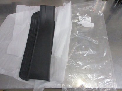 Holden Captiva Genuine Right Hand Rear (Drivers) Step Tred Trim New Part