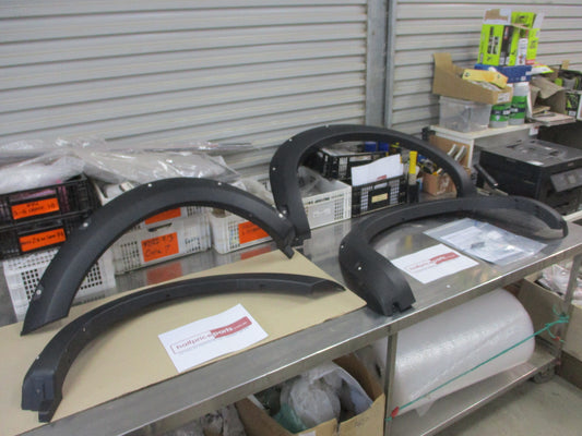 Nissan Navara D23 NP300 Genuine 4 Piece (W/Out Bull Bar) Kit (Unpainted)New Part