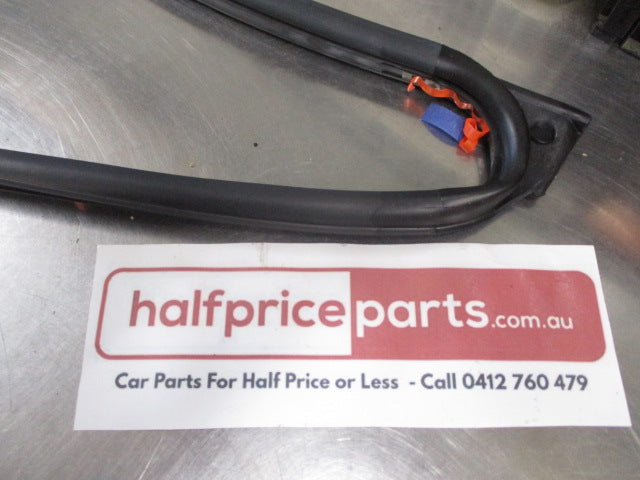 Mitsubishi Outlander Genuine Right Hand Front Door Weather Strip New Part