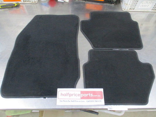 Ford Ecosport BK-BL Genuine Passenger Front And Rear Carpet Mat Set New Part