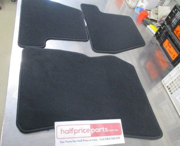 Ford Focus LZ Genuine Carpet Floor 3 Piece Set New Part