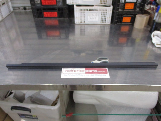 Mitsubishi Outlander Genuine Right Hand Front Outer Belt Moulding New Part