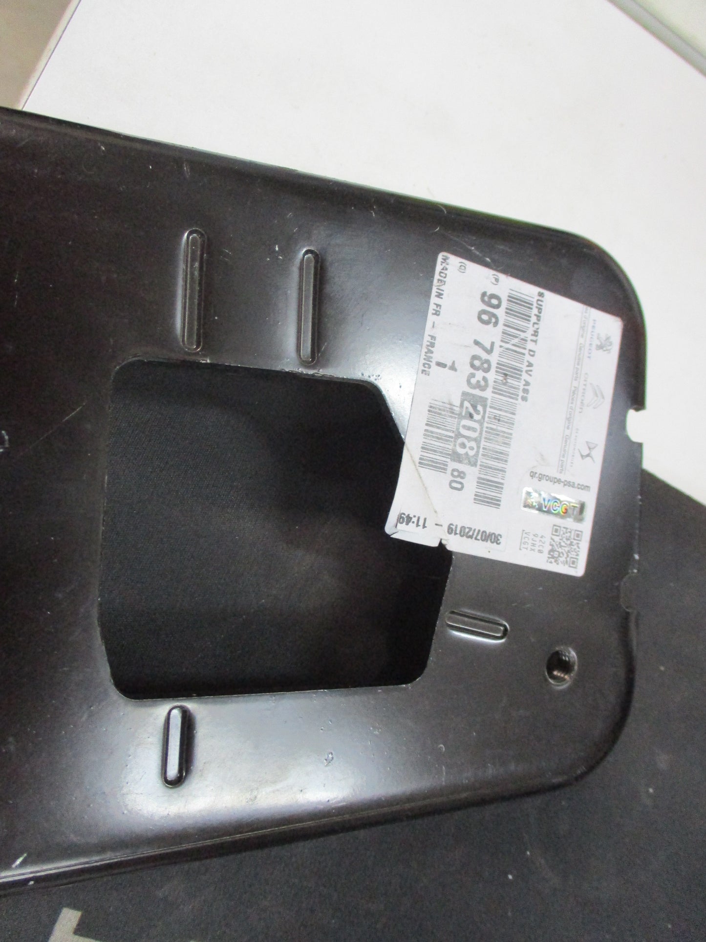 Peugeot 508/Citroen DS Genuine Right Hand Bumper Support New Part
