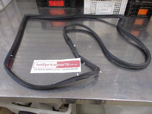 Mitsubishi Pajero Genuine Left Hand Rear Door Body Weatherstrip Door New Part