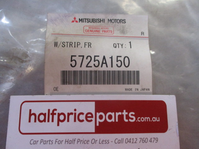 Mitsubishi Outlander PHEV Genuine Right Hand Front Door Weatherstrip New Part