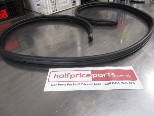 Mitsubishi Triton Genuine Left Hand Front Body Door Weatherstrip New Part
