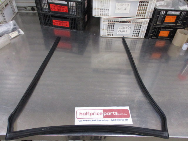 Mitsubishi MN/MR Triton Dual Cab Genuine Right Hand Rear Window Glass Run Channel Moulding New Part