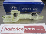 Hyundai Santa Fe Genuine Right Hand (Drivers) Front Door Base Handle New Part