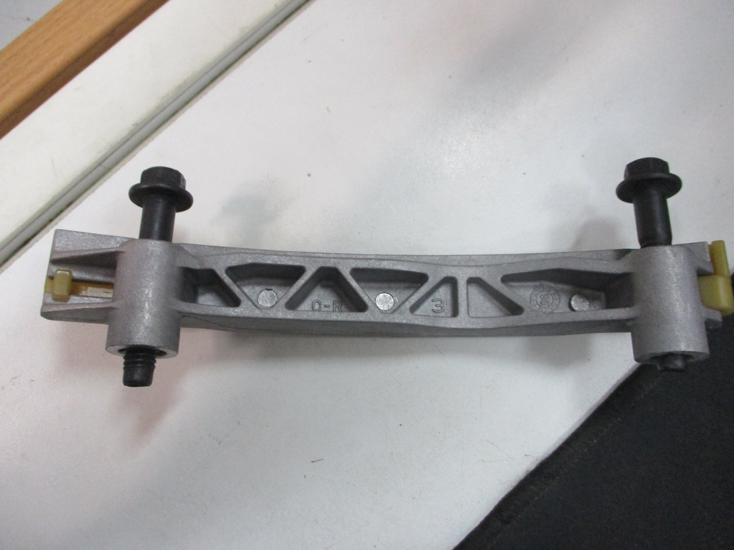 Holden VZ Commodore Genuine Secondary Chain Guide RHS New Part