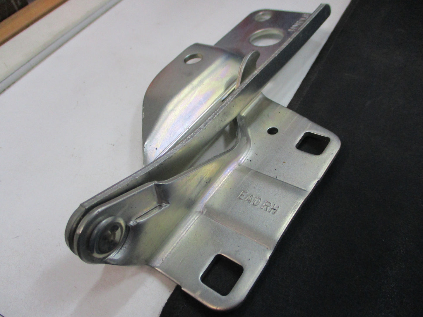 Nissan Navara NP300/Pathfinder Genuine Right Hand Front Bonnet Hinge New Part
