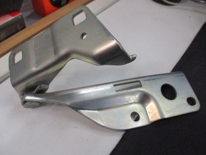 Nissan Navara NP300/Pathfinder Genuine Right Hand Front Bonnet Hinge New Part