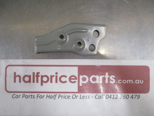 Hyundai Elantra Touring Genuine Left Hand Outer Guard Mounting Bracket New Part