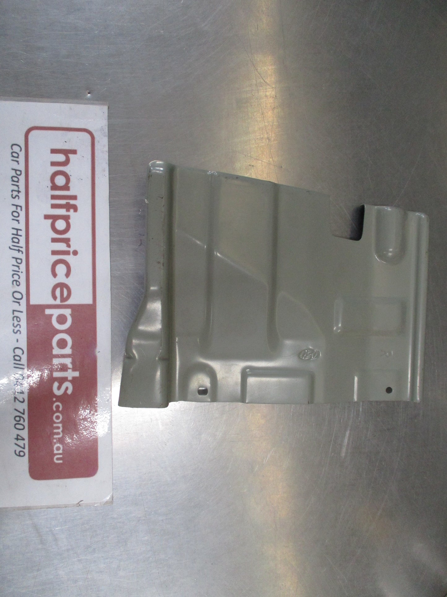 Hyundai Santa Fe Genuine Lower Right Hand Rear Bumper Side Bracket New Part