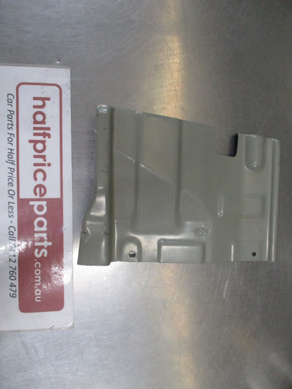 Hyundai Santa Fe Genuine Lower Right Hand Rear Bumper Side Bracket New Part