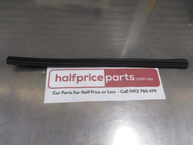 Mitsubishi Outlander Genuine Front Door Window Runchannel New Part