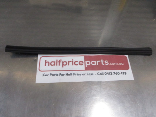 Mitsubishi Outlander Genuine Front Door Window Runchannel New Part