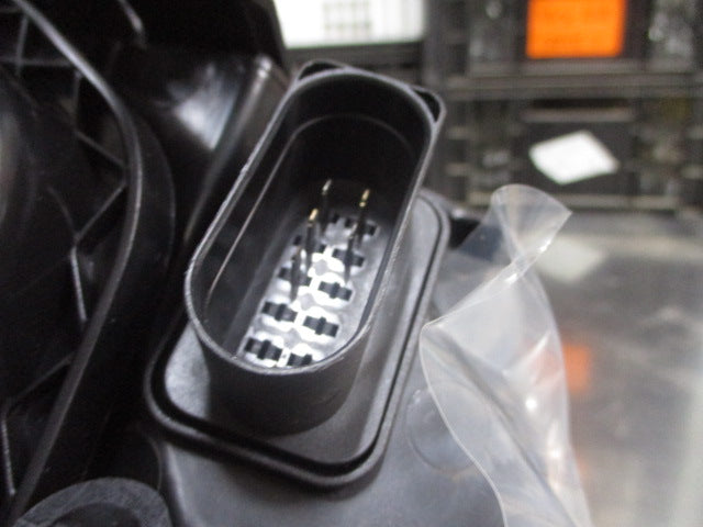 Ford Focus LS/LT Genuine Left Hand Front Head Light Assembly (Passenger) New Part