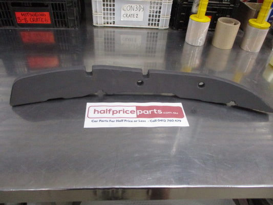 Mitsubishi Pajero Genuine Left Hand Front Guard Foam Support New Part