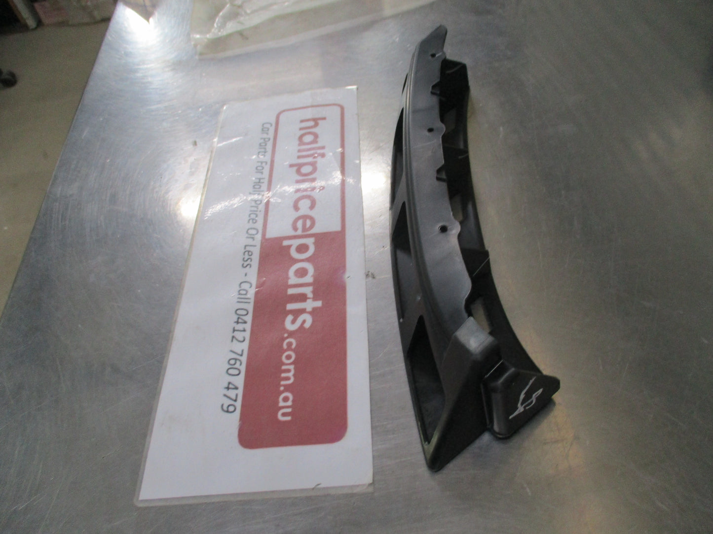Hyundai I20 Genuine Right Hand Front Bumper Upper Side Bracket New Part