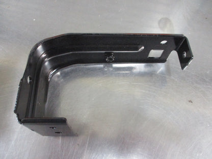 Nissan Dualis-Qashqai-Series II Genuine Right Hand Front Head Light Bracket New Part