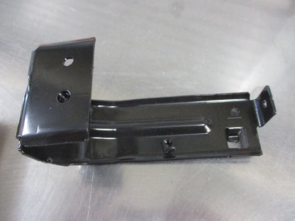 Nissan Dualis-Qashqai-Series II Genuine Right Hand Front Head Light Bracket New Part