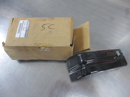 Nissan Dualis-Qashqai-Series II Genuine Right Hand Front Head Light Bracket New Part
