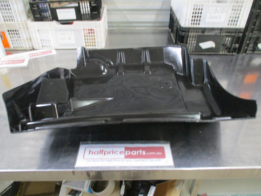 Isuzu FVR34 Genuine Left Hand Front Mudguard New Part