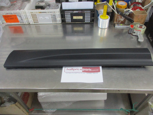 Land Rover Range Rover Sport Genuine Righ Hand Front Bottom Door Molding New Part