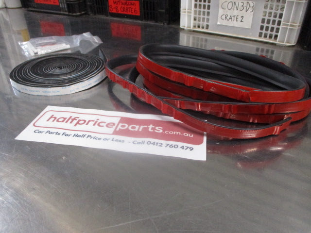 Holden VE/VF Commodore Statesman Genuine Rear Boot Lid Molding New Part