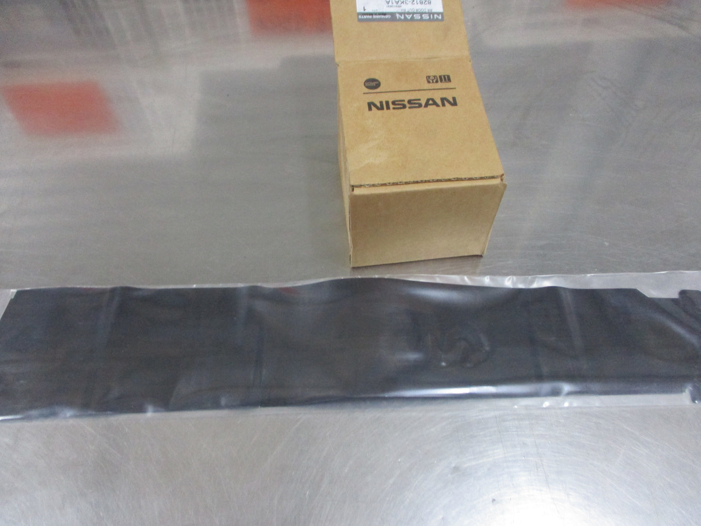 Nissan Pathfinder Genuiune Right Hand Rear Door Tape New Part