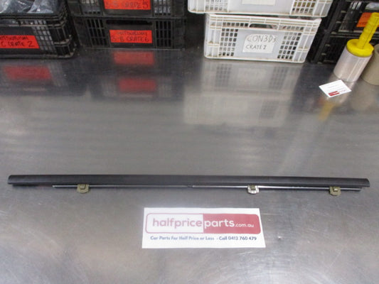Holden GM Silverado Genuine Front Right Hand Door Window Belt Reveal Moulding New Part