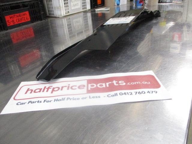 Holden RG Colorado Crew Cab Genuine Front Passenger Tub Filler Panel New Part