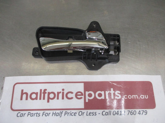 Hyundai I30 GD Genuine Driver Inner Front Door Handle Chrome New Part
