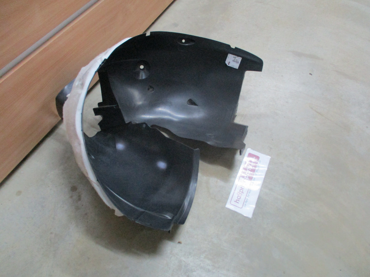 Peugeot 5008 Genuine Front Right Hand Wheel Housing Mudguard New Part